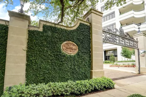 2121 Kirby Dr #7NE, Houston, TX 77019