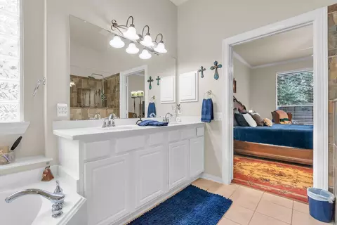 Bath - 2 Marlowe Way, Conroe, TX 77384 photo 4 of 5