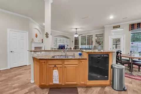 Kitchen - 2 Marlowe Way, Conroe, TX 77384 photo 4 of 5