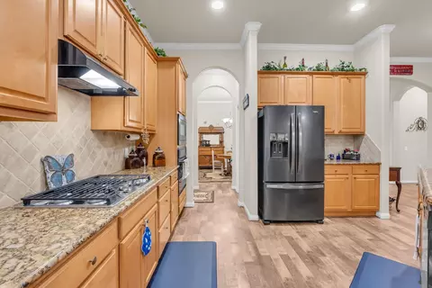 Kitchen - 2 Marlowe Way, Conroe, TX 77384 photo 5 of 5