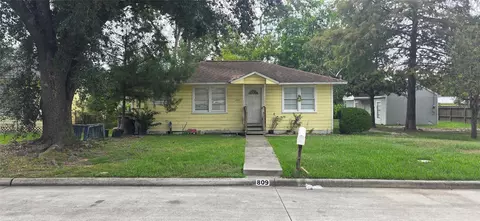 809 N Avenue D, Humble, TX 77338