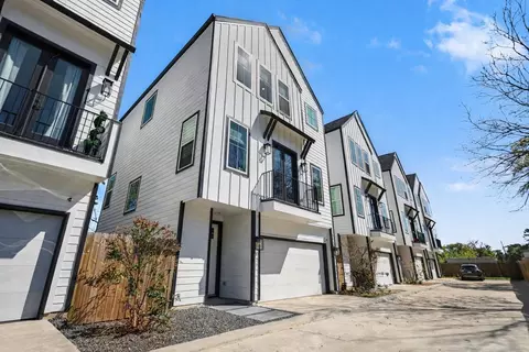 825 Woodcrest Dr, Houston, TX 77018