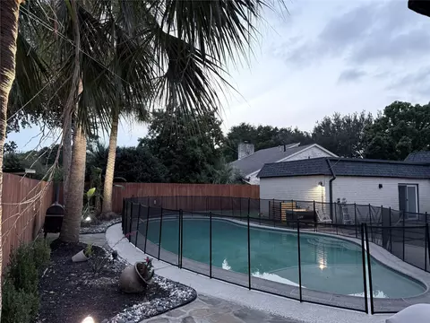 Exterior - 4012 Chile Dr, Pasadena, TX 77504 photo 3 of 9