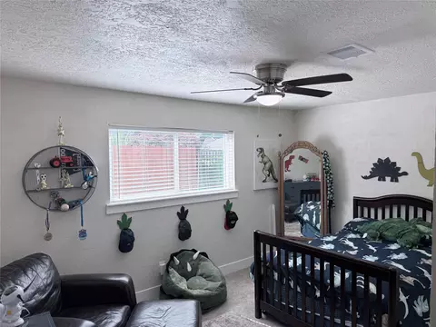 Bedroom - 4012 Chile Dr, Pasadena, TX 77504 photo 1 of 7