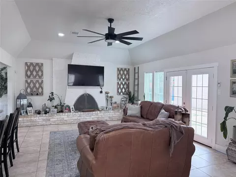Living - 4012 Chile Dr, Pasadena, TX 77504 photo 2 of 2