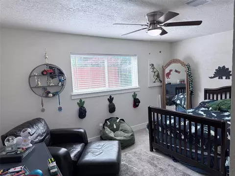 Bedroom - 4012 Chile Dr, Pasadena, TX 77504 photo 3 of 7