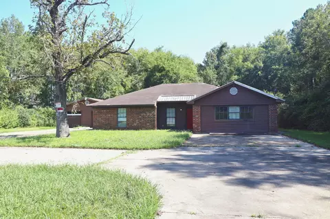 6680 Helbig Rd, Beaumont, TX 77708