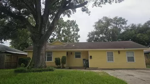 10101 Rebel Rd, Houston, TX 77016