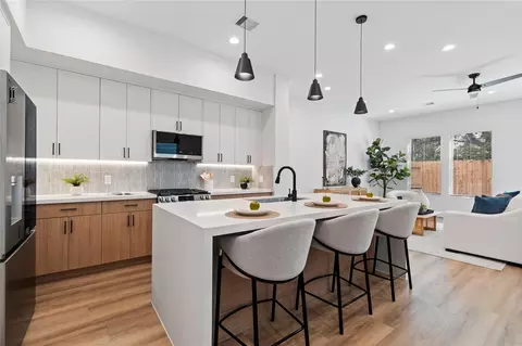 2706 Fox St, Houston, TX 77003