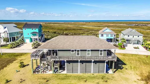 3730 Mendocino Dr, Galveston, TX 77554