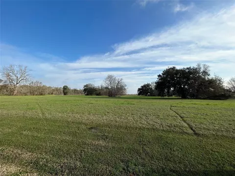 101 Cattle Drive Trl, Angleton, TX 77515
