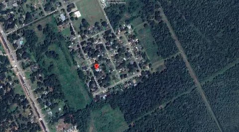611 Marshall St, West Columbia, TX 77486