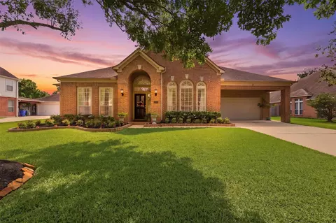 3103 Autumn Harvest Dr, Friendswood, TX 77546