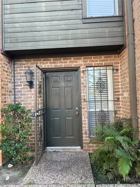 6111 Beverly Hill St #74, Houston, TX 77057