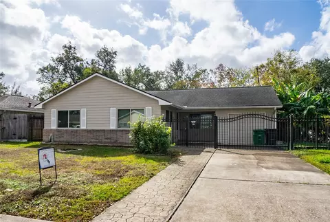4833 Hummingbird St, Houston, TX 77035
