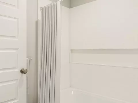 Bath - 13420 Yellow Perch Dr, Conroe, TX 77384 photo 4 of 4