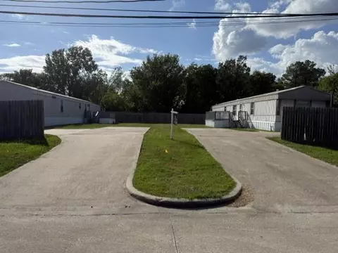 38093811 Raccoon Dr, Baytown, TX 77521