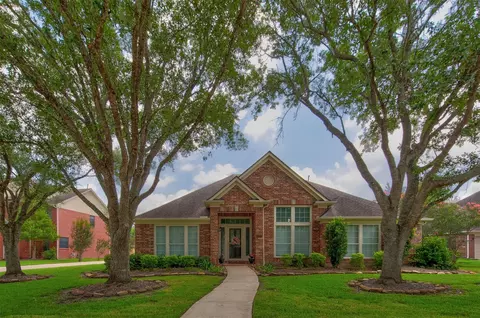 2901 Harvest Hill Dr, Friendswood, TX 77546