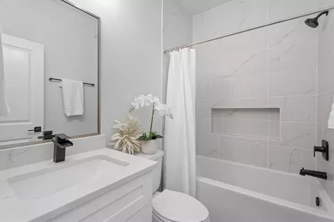 Bath - 11450 Durant Dr, Conroe, TX 77306 photo 1 of 3