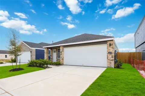 Exterior - 5214 Purple Beebalm Ln, Houston, TX 77048 photo 3 of 5