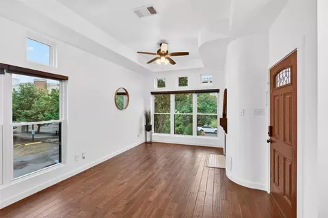 2716 Bagby St, Houston, TX 77006