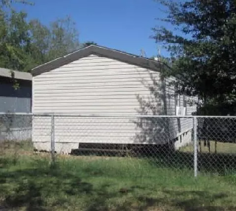 701 Jay, Cotulla, TX 78014 photo 2