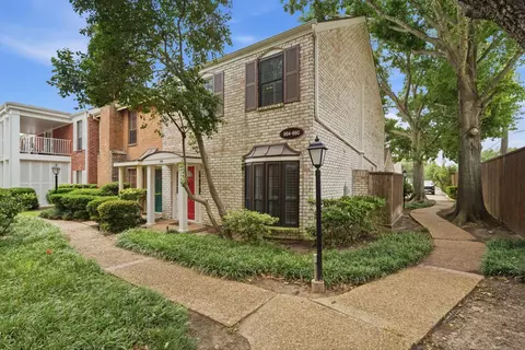 864 Augusta Dr, Houston, TX 77057