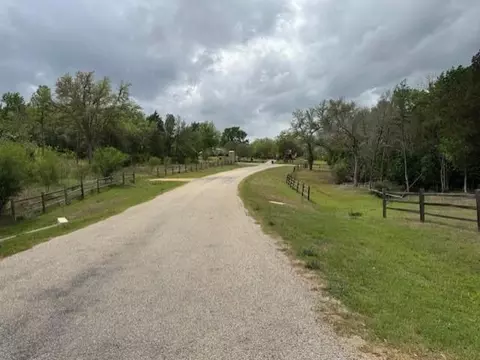 143 Chappell Creek Ln, Chappell Hill, TX 77426