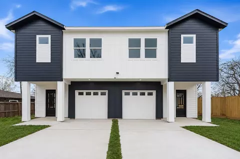 4125 Clover St #A/B, Houston, TX 77051