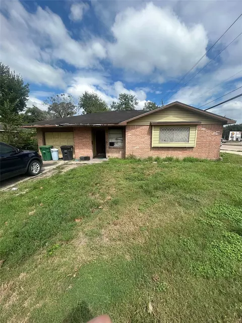 5502 Maywood Dr, Houston, TX 77053