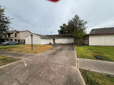 10130 Sageplum Dr, Houston, TX 77089