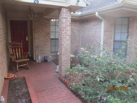 Exterior - 25 Dover Dr, Conroe, TX 77304 photo 5 of 10