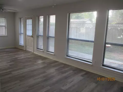 Living - 25 Dover Dr, Conroe, TX 77304 photo 6 of 6