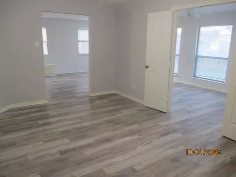 Living - 25 Dover Dr, Conroe, TX 77304 photo 5 of 6