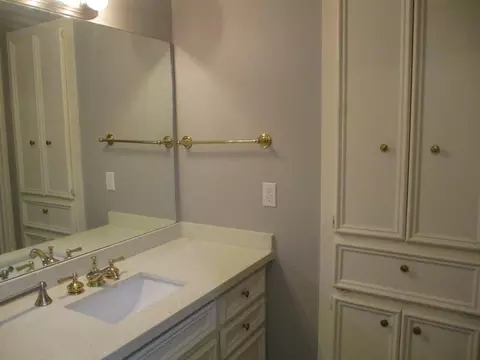 Bath - 25 Dover Dr, Conroe, TX 77304 photo 1 of 11