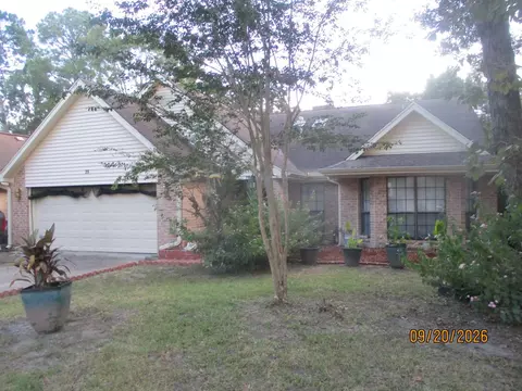 Exterior - 25 Dover Dr, Conroe, TX 77304 photo 2 of 10