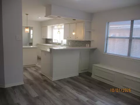 Kitchen - 25 Dover Dr, Conroe, TX 77304 photo 1 of 7