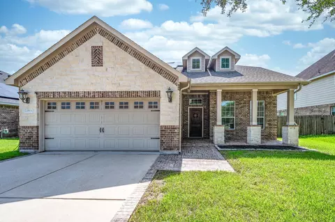 2813 Lost Maples Dr, Pearland, TX 77584