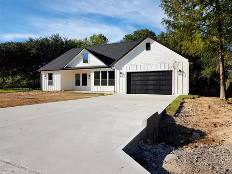 126 Antelope Dr, Crosby, TX 77532