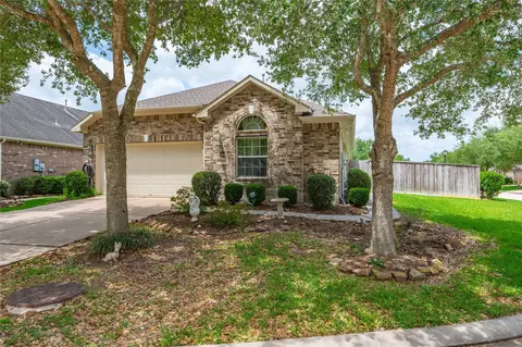 1201 N Riviera Cir, Pearland, TX 77581