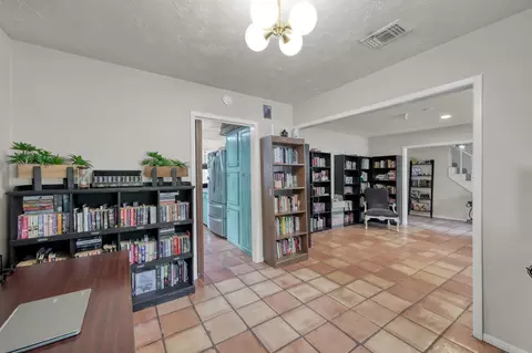 Entry Way - 25610 Walnut Grove Cir, Spring, TX 77380 photo 2 of 2