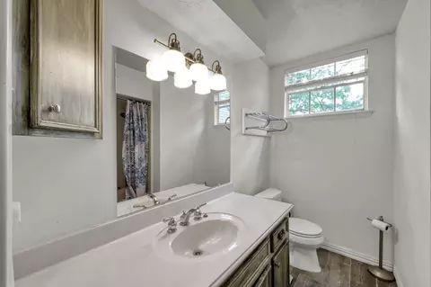 Bath - 25610 Walnut Grove Cir, Spring, TX 77380 photo 3 of 3
