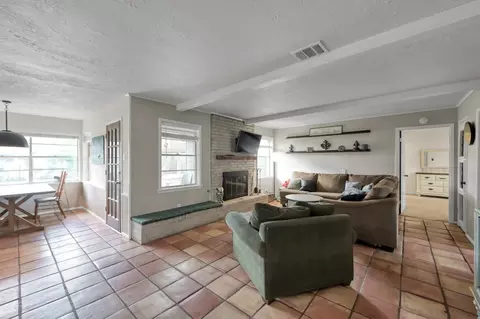 Living - 25610 Walnut Grove Cir, Spring, TX 77380 photo 2 of 3