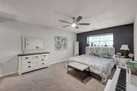Bedroom - 25610 Walnut Grove Cir, Spring, TX 77380 photo 1 of 7