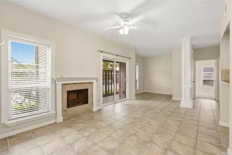 2025 Augusta Dr #605, Houston, TX 77057