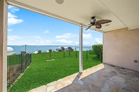16 Regency Pt, Montgomery, TX 77316