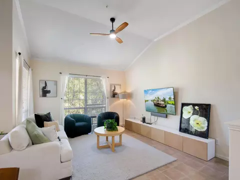 6607 Lake Woodlands #433, The Woodlands, TX 77382