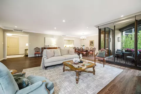 5555 Del Monte Dr #205, Houston, TX 77056
