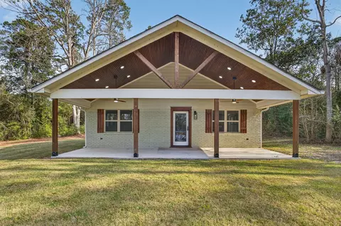 525 Charmaine Dr E, Woodville, TX 75979