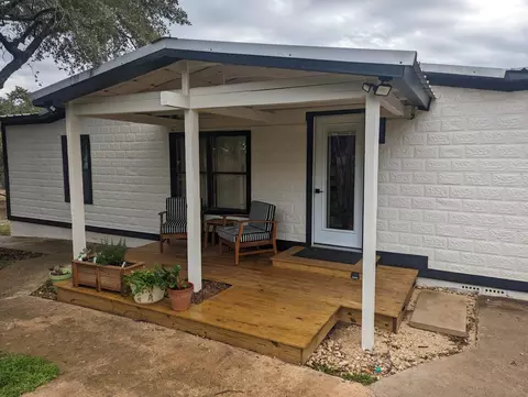 820 Bonita Dr, Blanco, TX 78606
